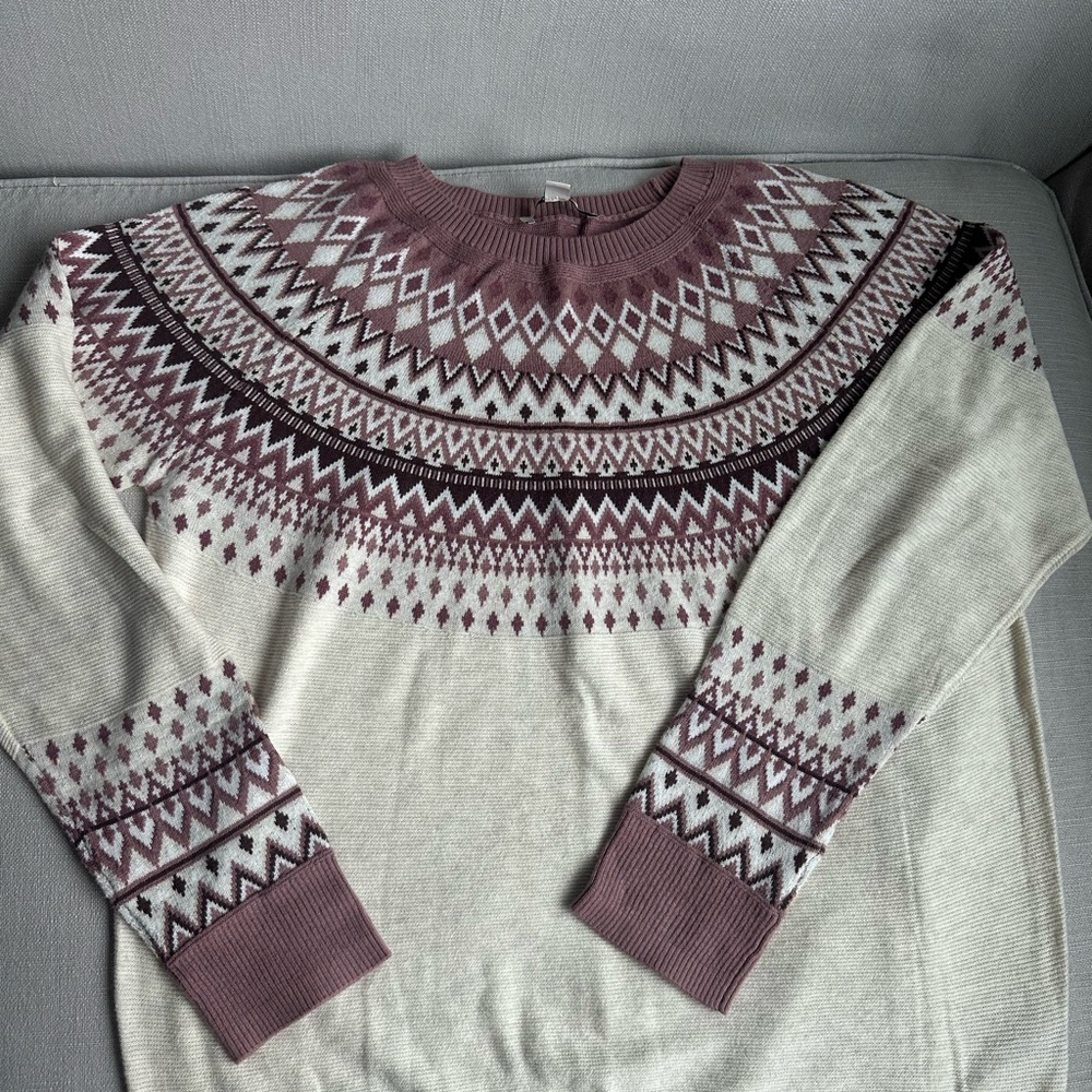 Geometric Patterned Sweater in Cream and Mauve